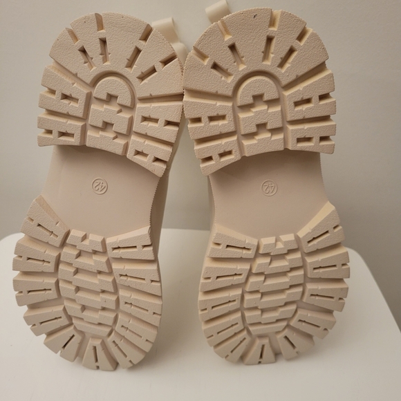 Women's Chelsea Boots (Cream) - Picture 4 of 4